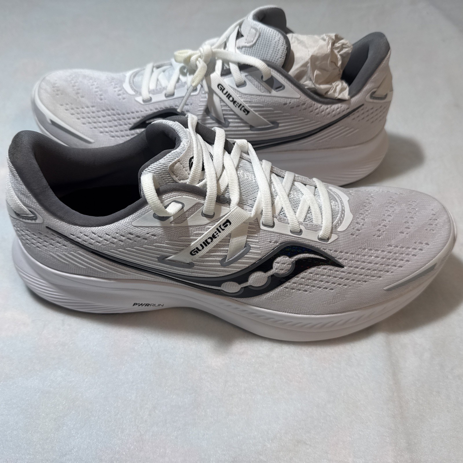 Men’s Saucony Guide 16 White Black. Size 11. image 3