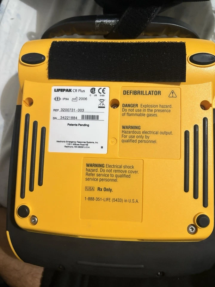 Desfibrilador automático DEA Medtronic LIFEPAK CR Plus con estuche probado Foto 2 de 2