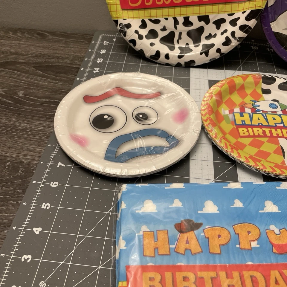 Toy Story Party Supply 24 Pieces Birthday Party Supplies Plates Napkins Cups Foto 4 de 4