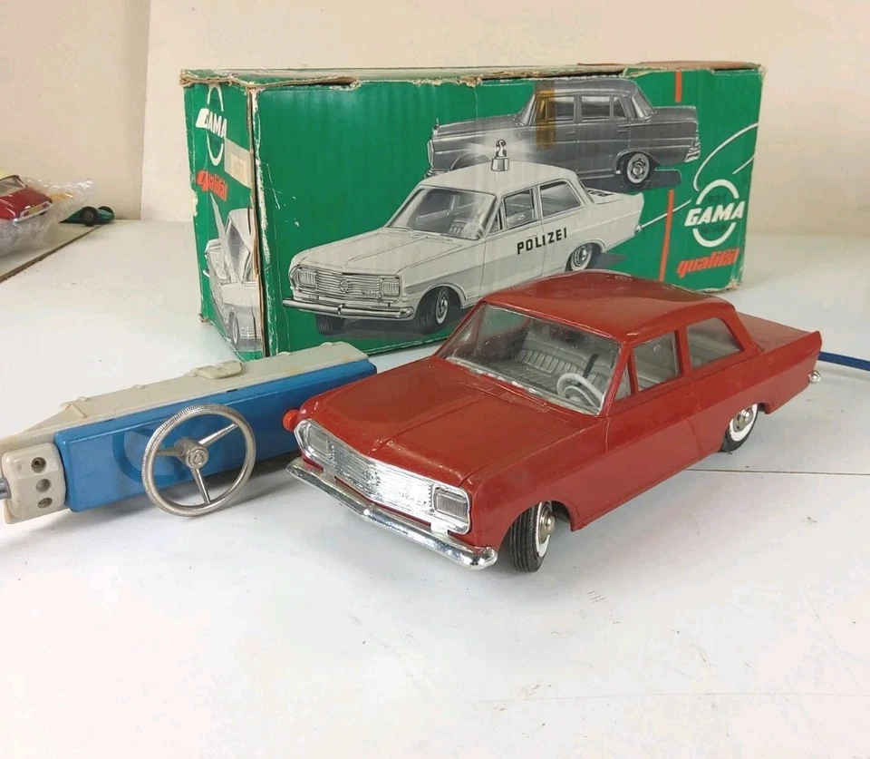 GAMA - Opel Rekord Téléguidée avec boite Réf 4077 (No Joustra) - Photo 2/4