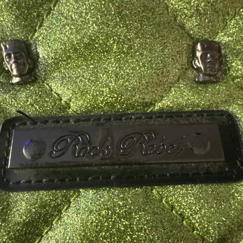 Mochila y billetera verde ataúd acolchado Frankenstein tachonado rebelde para muñecas Kill Rock Foto 3 de 4