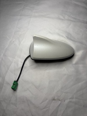 2015-2017 Nissan Murano Radio Antenna Roof Rear Shark Fin OEM 19-AV26A White