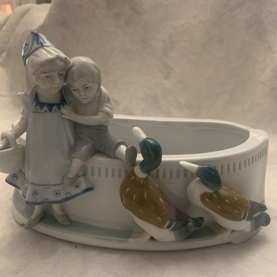 VINTAGE KARL ENS GERMANY porcelain cache pot w/ children and geese 8x3 inches