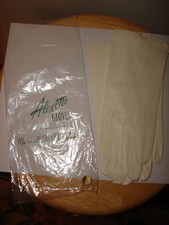 VINTAGE ALEXETTE MARSHALL FIELD  COMPANY SOFT LEATHER WHITE GLOVES SIZE 7