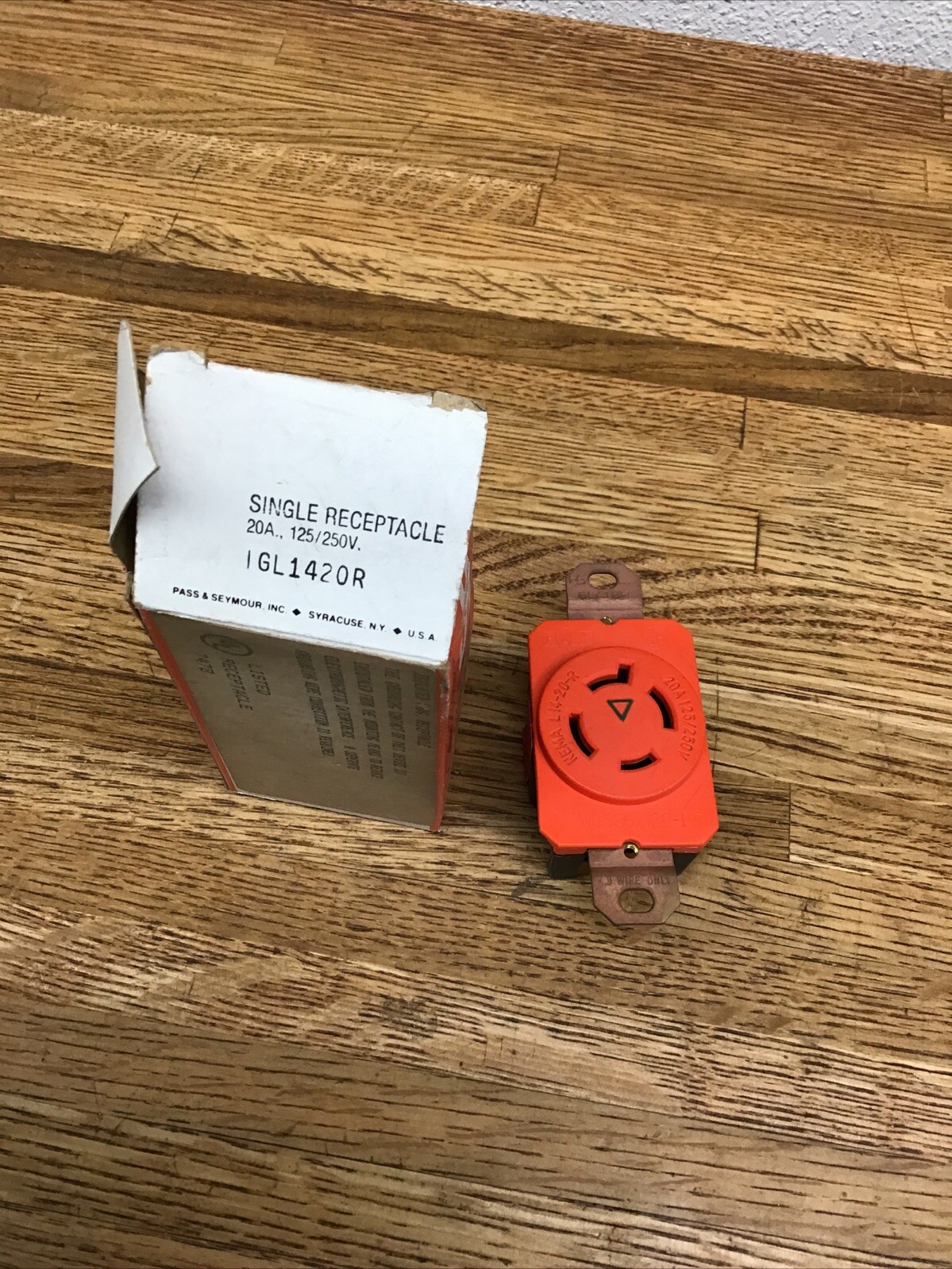 IGL1420-R Pass & Seymour Isolated Ground Receptacle L14-20