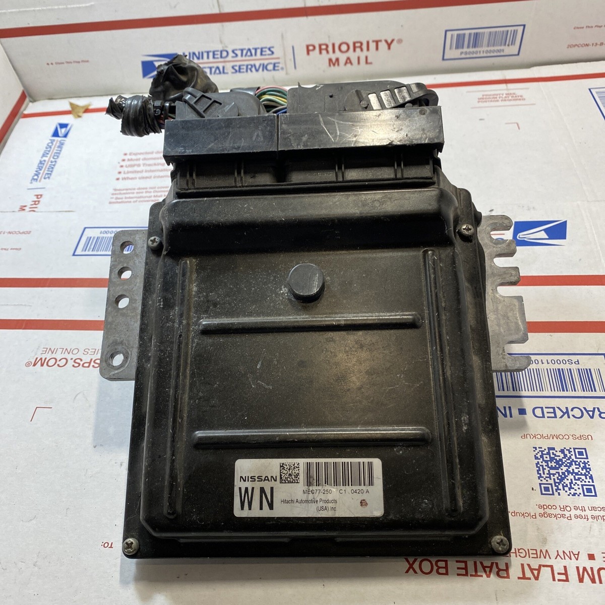MAかMA　20P leviton-power-plugs-connectors