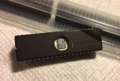 Intel D8749H 8 Bit Microcontroller EPROM Ceramic 40 pin *2 Pcs.* NEW