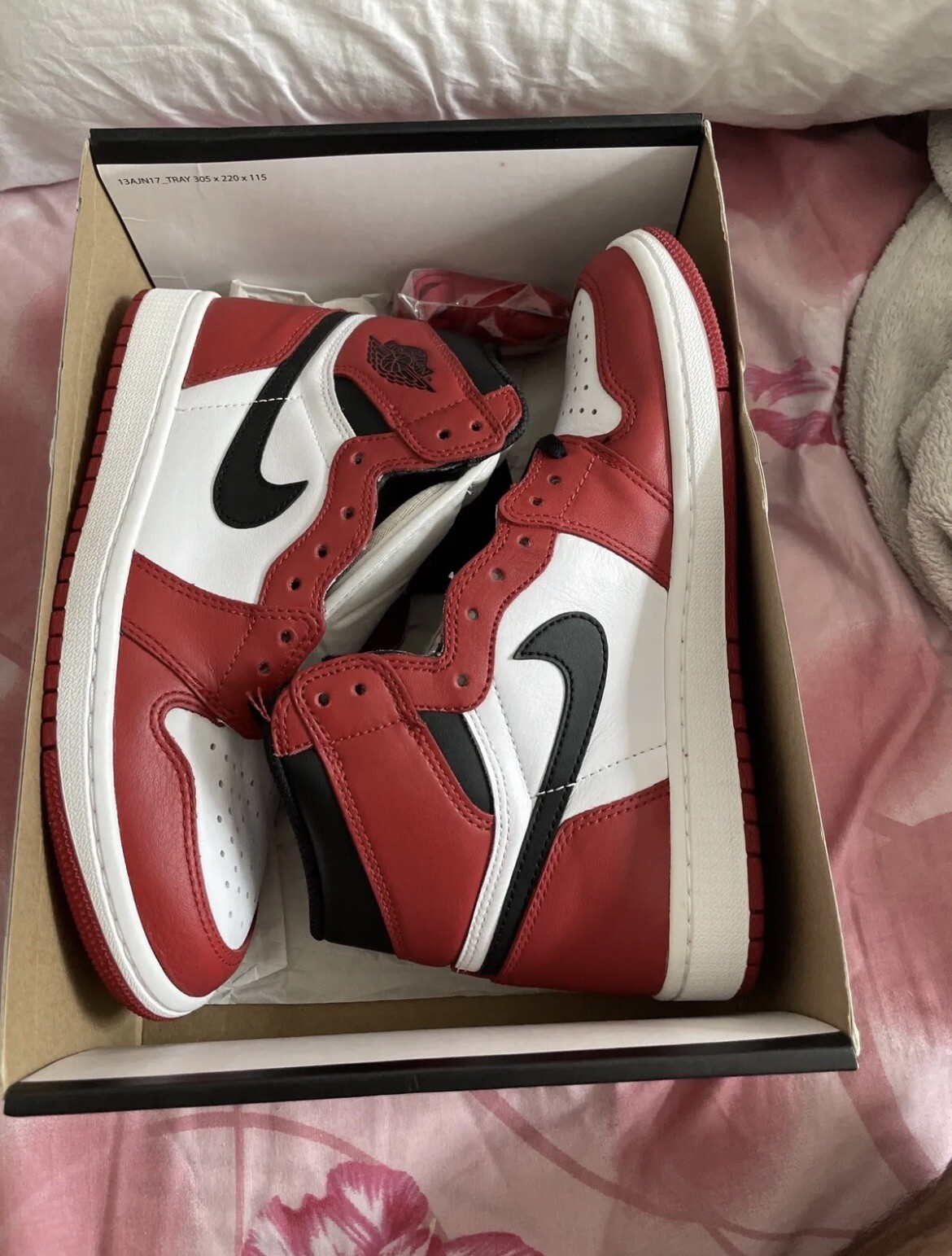 jordan 1 high retro Chicago 2015. DS OG all. 🚨🚨Trusted Seller🚨100percent Authentic image 3