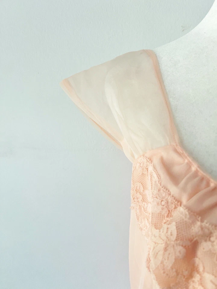 Vintage Women 60s 70s Lace Tie Waist Lightweight Long Nightgown Lounge Retro - Image 4 of 4