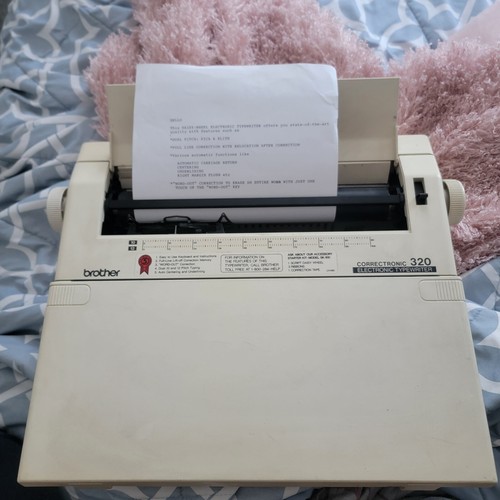 Brother Correctronic 320 Electronic Portable Typewriter w/Cover - Tested Working - Picture 4 of 11