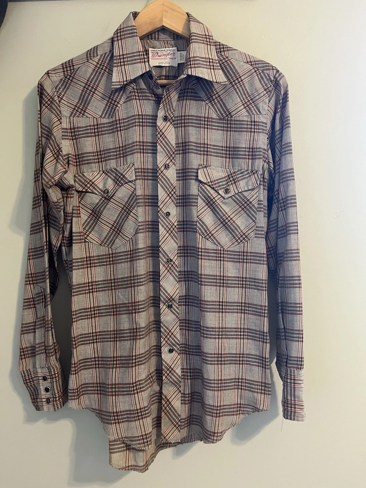 VTG Wrangler Long Tails THIN Shirt Mens 15-33 Plaid USA Pearl Snap Western 70s
Opens in a new window