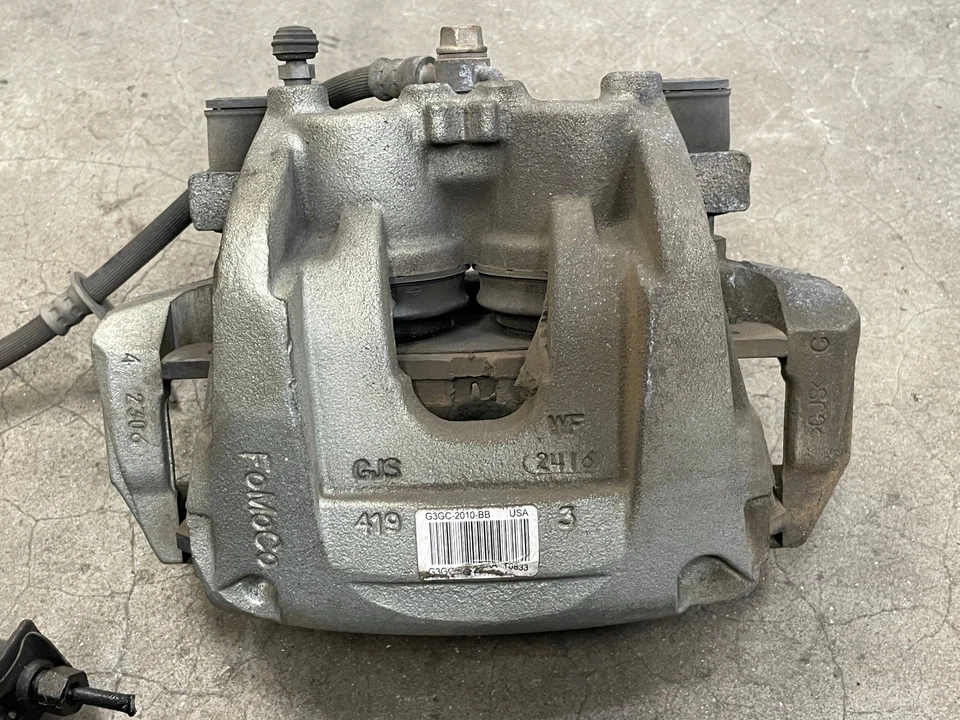 2017-2020 Lincoln Continental Front Right Passenger Side Brake Caliper 1589 OEM - Image 2 of 4