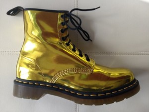 doc martens boots shiny