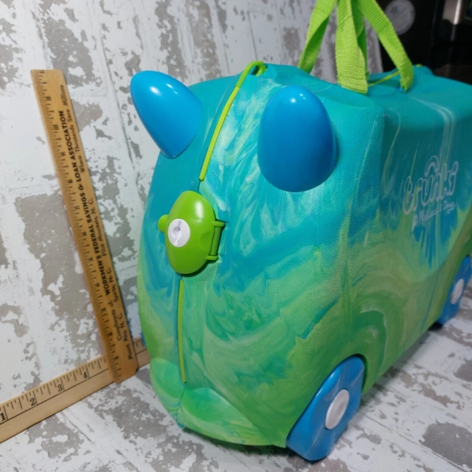 Maleta Trunki Melissa & Doug para niños con ruedas azul verde Terrance Foto 2 de 4
