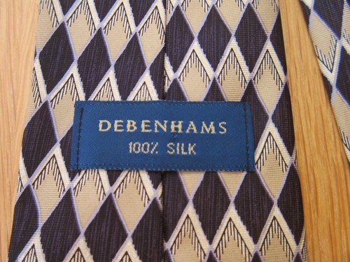 Debenhams / IQ - 2 corbatas de seda para hombre - mezcla negra y beige diamante / patrón a cuadros - Imagen 4 de 5