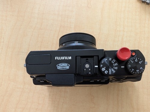 Fujifilm FinePix X30 12.0MP 4x Optical Zoom Compact Digital Camera 100% Working - Picture 15 of 16