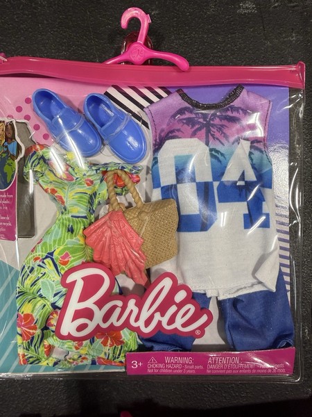 Paquete de moda Barbie: lote de 4 conjuntos de ropa Mattel nuevos sellados y accesorios para muñeca 4