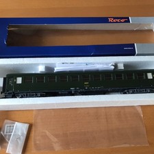ROCO HO 64616: SNCF 2nd CLASS CAR LIKE NEW IN BOX