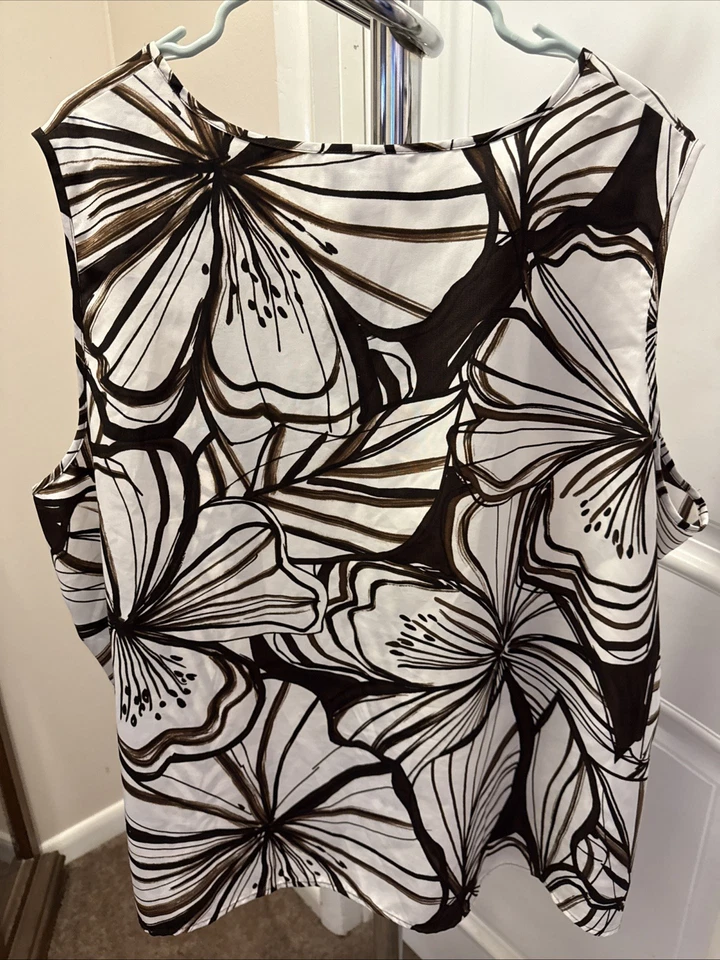 Blusa Maggie Sweet Para Mujer Talla 4X Sin Mangas Marrón/Blanco Floral Poliéster Top Foto 2 de 4