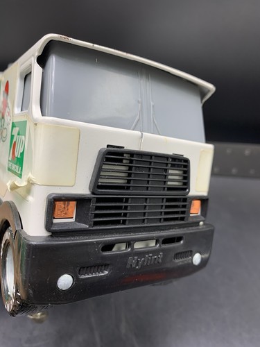 7-up Nylint Freightliner 18 Rad Sattelzug Stahl elektrisch - Bild 7 von 15
