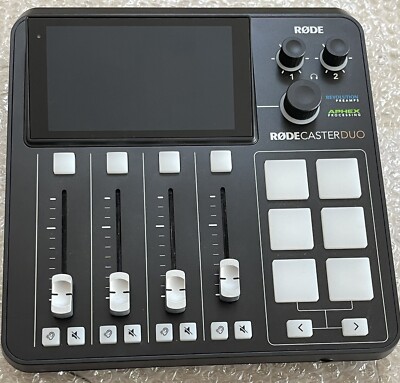 RodeCaster Duo Integrated Audio Production Studio For Parts Only. Good Screen