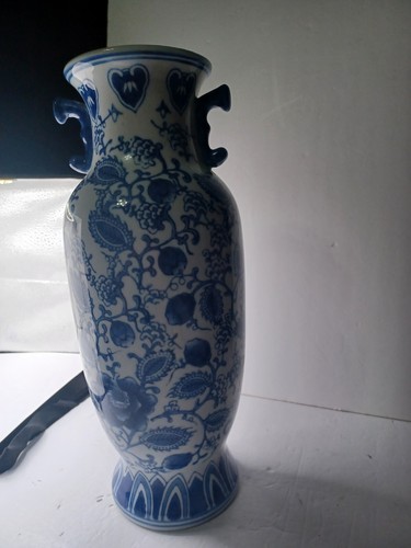 VINTAGE Chinese Ceramic Vase 14.25" Tall Late 20th Century, Blue And White Vase - Picture 5 of 11