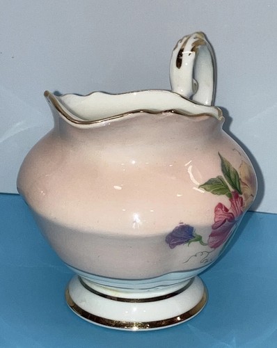 Vintage Paragon By Appointment Fine Bone China Creamer Floral &Gold Trim PO - Picture 5 of 11