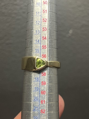 14K Solid Yellow Gold Peridot Triangle Mens Pinky Ring Size 8 THICK 3.58 Grams!