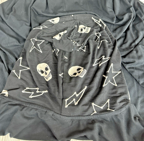 Torrid Love Sick schwarzer Langarm Hoodie Totenkopf Ärmel Print Gr. 4 Stretch - Bild 9 von 12