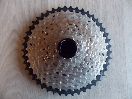 Shimano SLX CS-M7100 12-Fach Microspline Kassette 10-45 silber NEU 520gramm - Picture 1 of 2