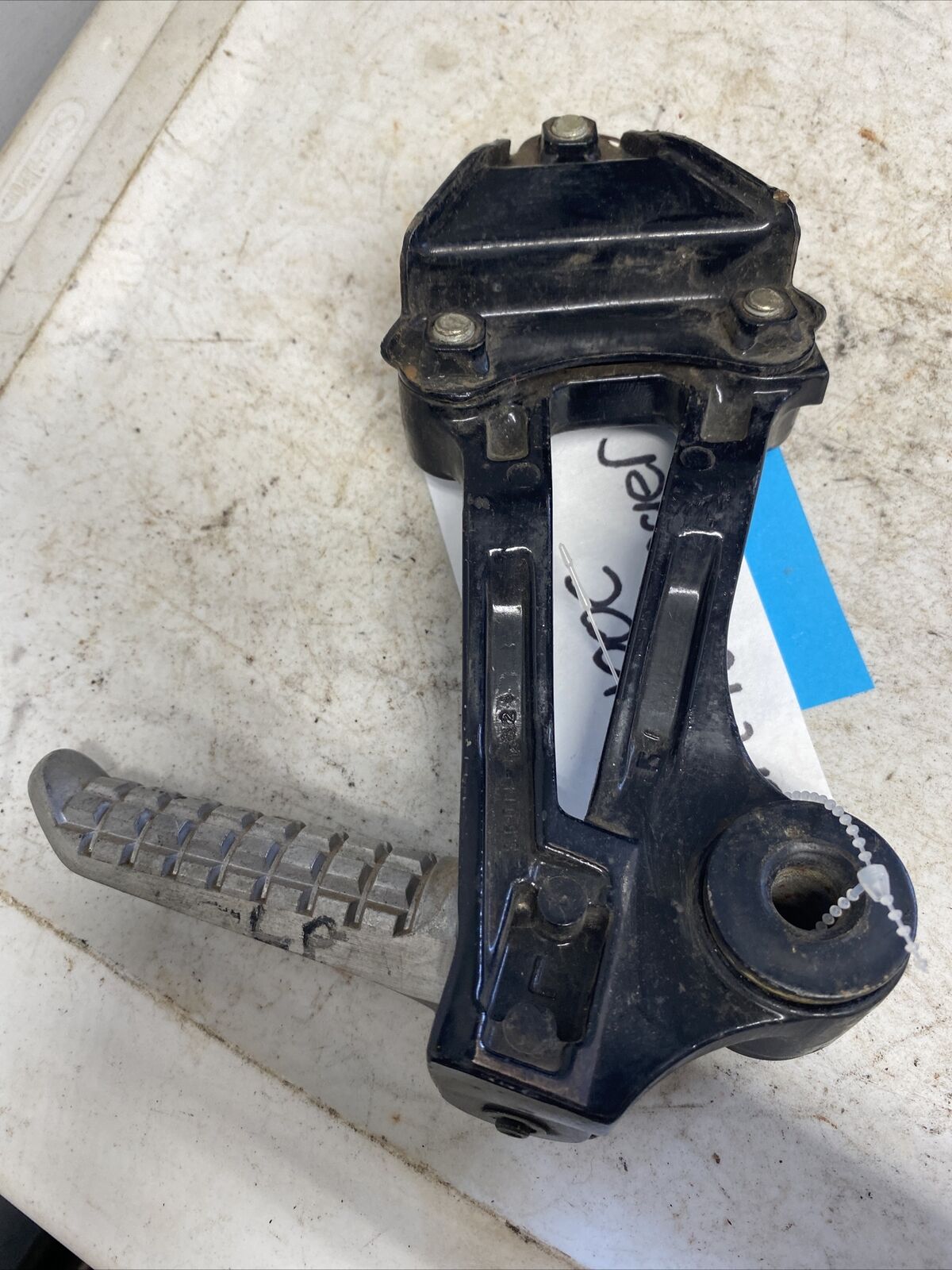 1993 Kawasaki Ninja ZX1000 OEM Left Passenger Footpeg & Bracket 34028-1488 1993 Kawasaki Ninja ZX1000 OEM Left Passenger Footpeg & Bracket 34028-1488
