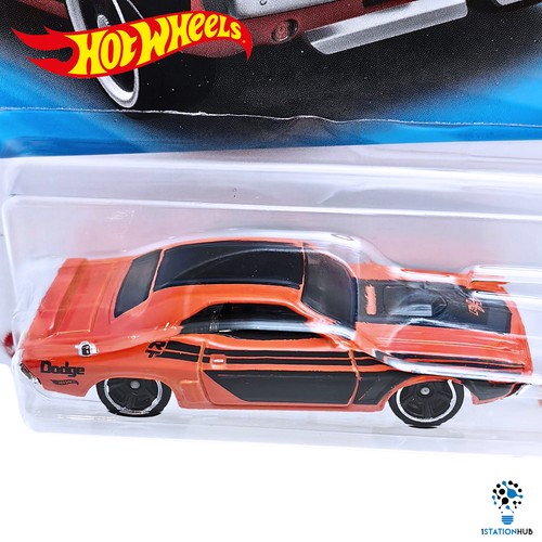 Hot Wheels MUSCLE MANIA '71 Dodge Challenger Car Hotwheels Mattel Collector Toys - Picture 4 of 8