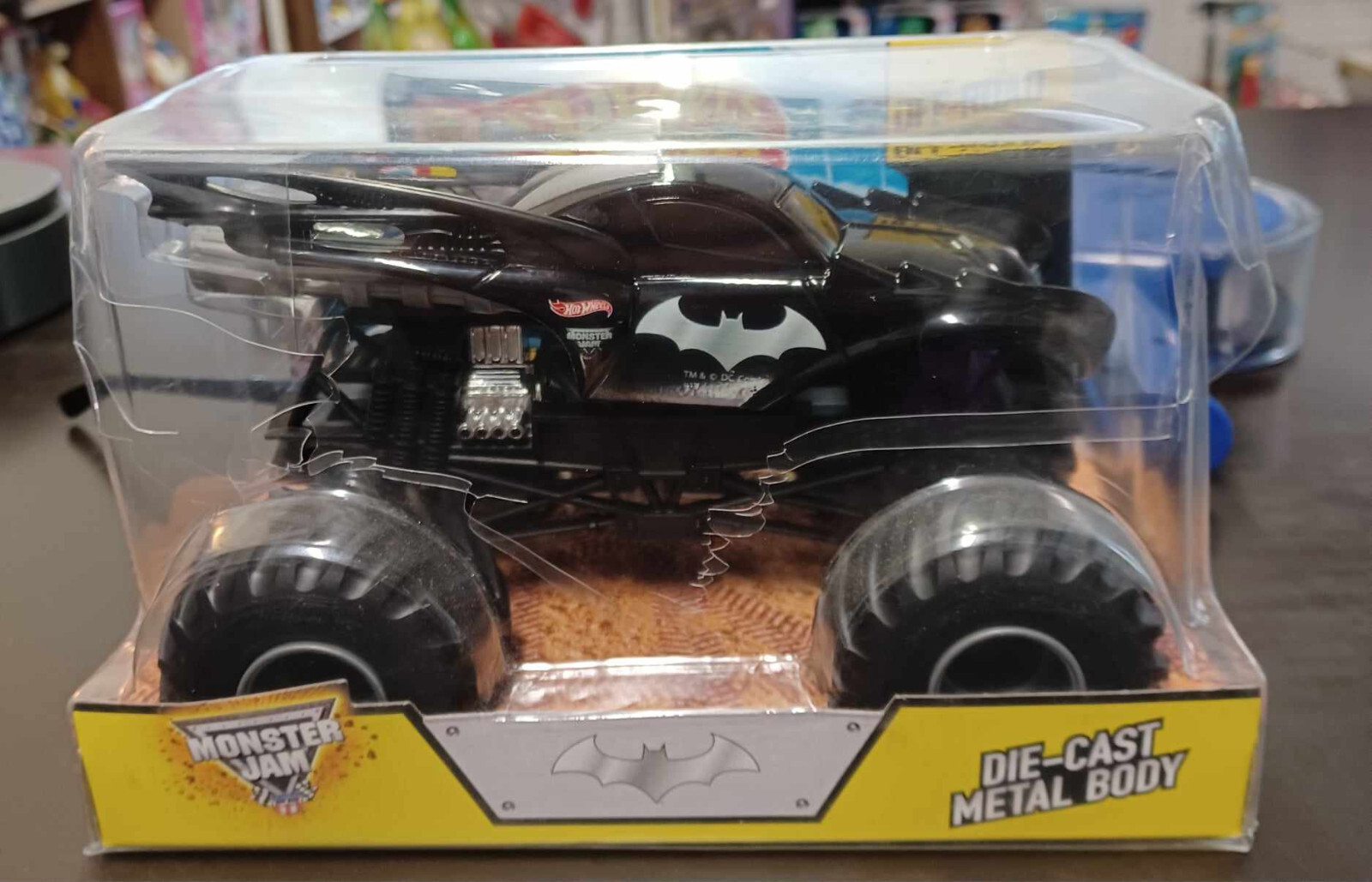 2014 Hot Wheels Monster Jam Batman Bat Man 1:24 Off-Road Diecast Truck HTF