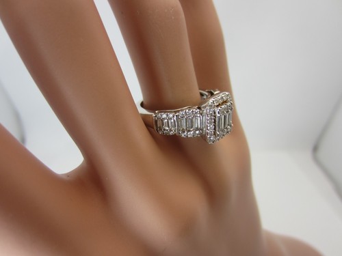 Anillo De Compromiso De Oro Blanco De 14K Y Diamantes 1.20 Ct TW Baguettes - Imagen 6 de 11