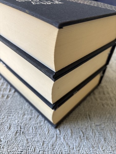 Fifty Shades Trilogy by E L James Cloth Hardcover Signed Bundle Lot - Picture 6 of 17