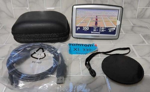 TomTOm XL 300 GPS Navigationssystem Bundle für unterwegs mit Tasche - Bild 1 von 4