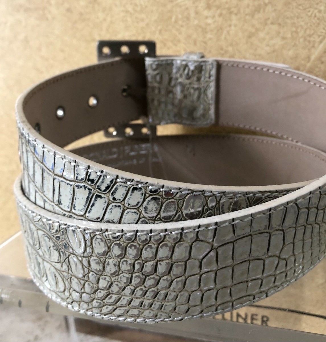 Donald Pliner Belt Ivory Croc Metallic Leather Metal Buckle  display picture 3