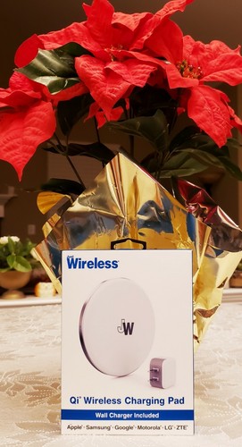 Just Wireless Qi Wireless Charging Pad with 6 Ft Micro USB Cable + Wall Charger - Picture 3 of 12