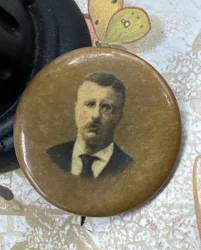 ANTIKER TEDDY ROOSEVELT 1904 F.F. PULVER Co. BUTTON PIN Werbung N.Y. 1,25" - Bild 3 von 4