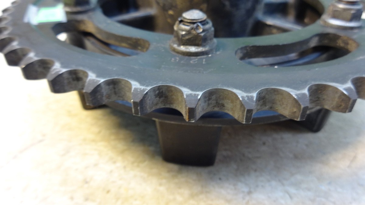 1984 Kawasaki ZX900 Ninja ZX 900 K525. rear sprocket and