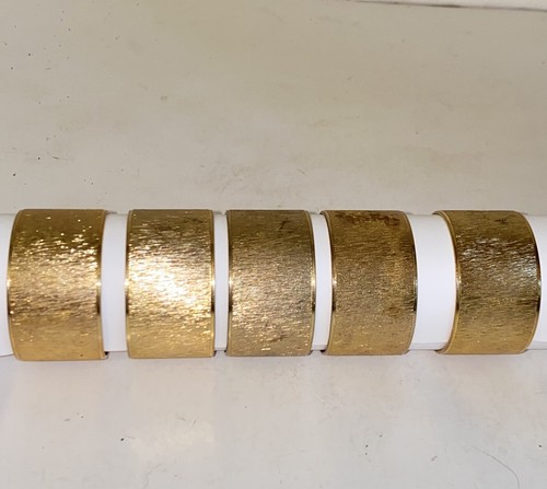 Vintage Set of 5 Striated Brass Napkin Rings Made in Hong Kong - Picture 11 of 11