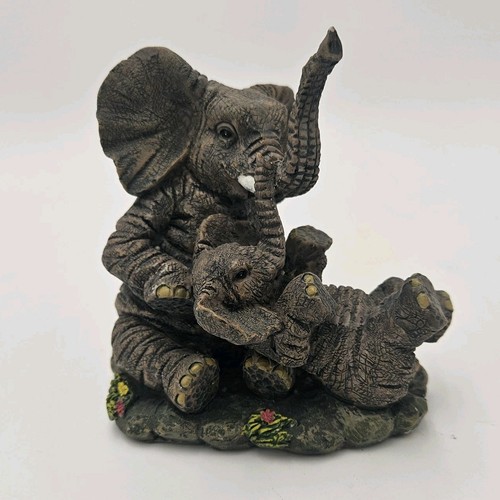 Vintage resin figurine "Mom and Baby Elephant" Flowers