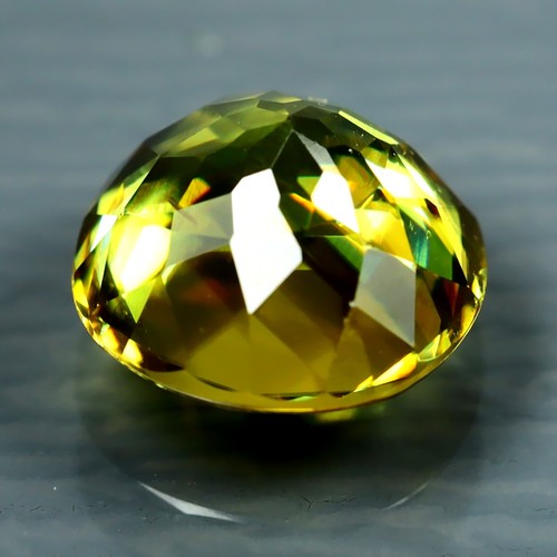 Cojín de corte alucinante de 1,60 quilates (7 x 7 mm) Pakistán multicolor esfena - Imagen 2 de 2
