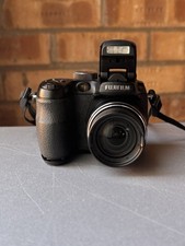 Fujifilm FinePix S Series S1500 Digital Bridge Camera 10MP - No Lens Cap
