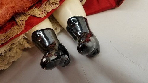 Antike Puppe Dose Minerva Kopf, Stoffkörper, Porzellan Arme & Beine gemarkt Germany - Bild 4 von 6