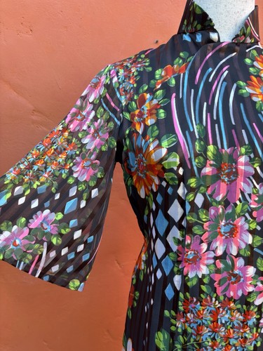 1970s Vintage Floral Cheongsam Dress House Hostess Dress bell sleeves - Picture 5 of 8