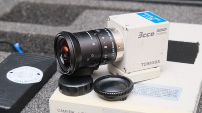 Toshiba IK-HD1H - 3CCD HD-Kamera inkl. Wechselobjektiv, Zubehörpaket und Koffer