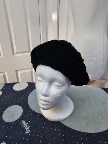 Vintage Samt schwarz Rosette Totenkopf Kappe Turban Mütze - Bild 2 von 13