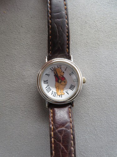 Reloj Disney Timex Winnie the Pooh Correa Cuero Marrón Batería Nueva - Imagen 2 de 17