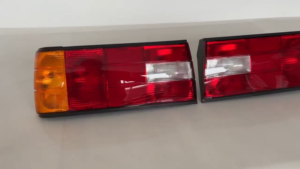 REAR TAIL LIGHT LEFT RIGHT SET FOR BMW E30 LATE MODEL 63211386941